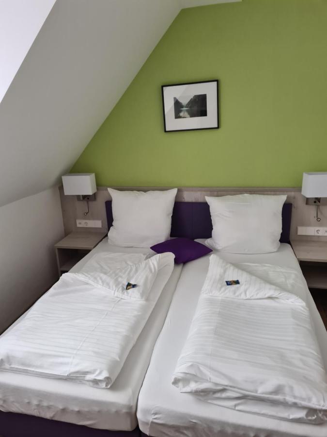 Hotel Gasthof zum Engel Künzelsau Zimmer foto